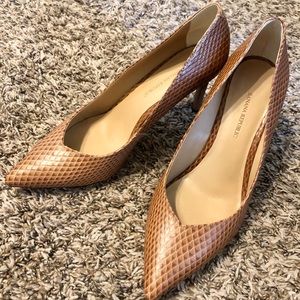 Banana Republic Madison 12-hour pumps